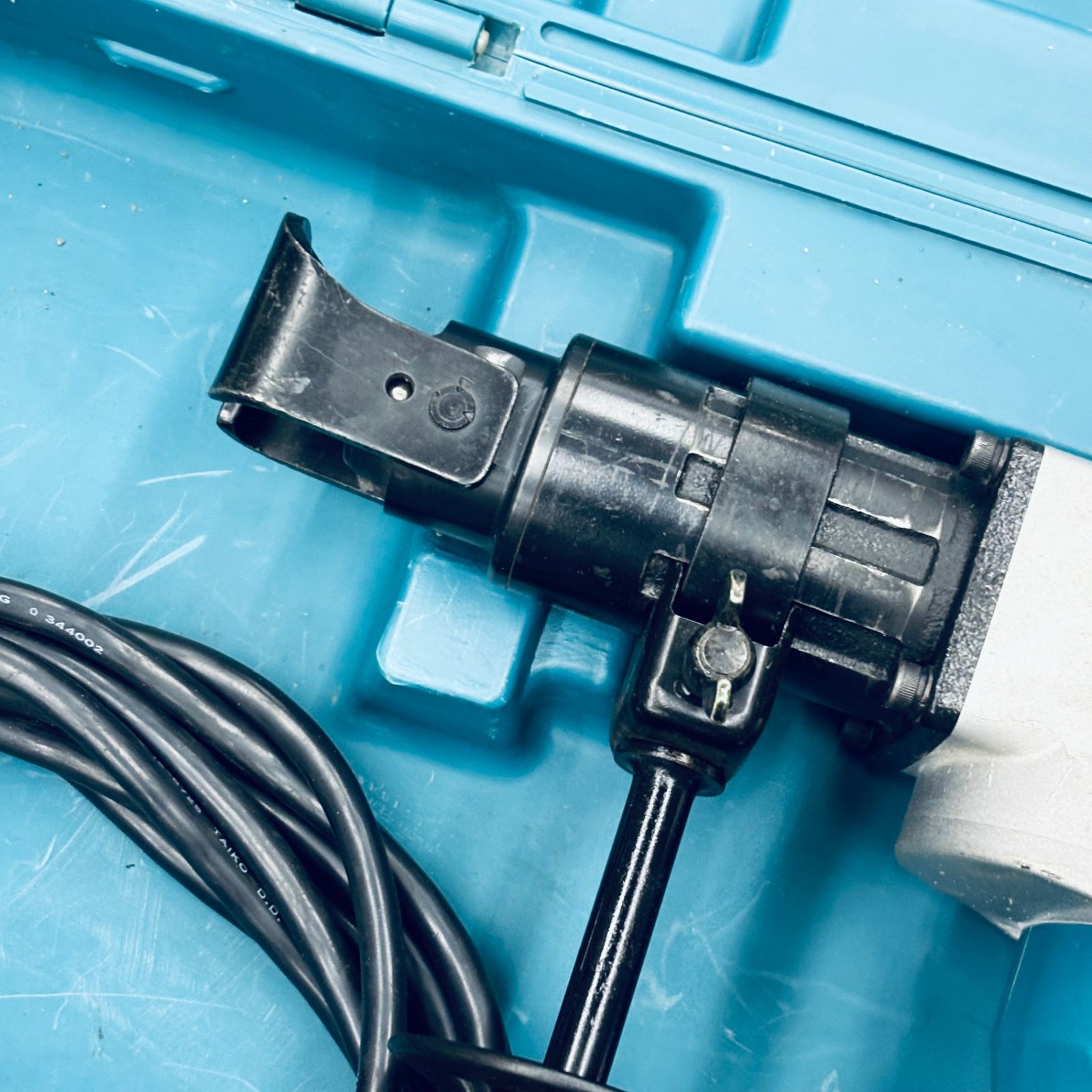  程度良好 マキタ makita 35 mm ハンマードリル ハンマドリル HR 3520 ケース ブルポイント チゼル付き 電動ハンマードリル ドリル ドライバー レンチ