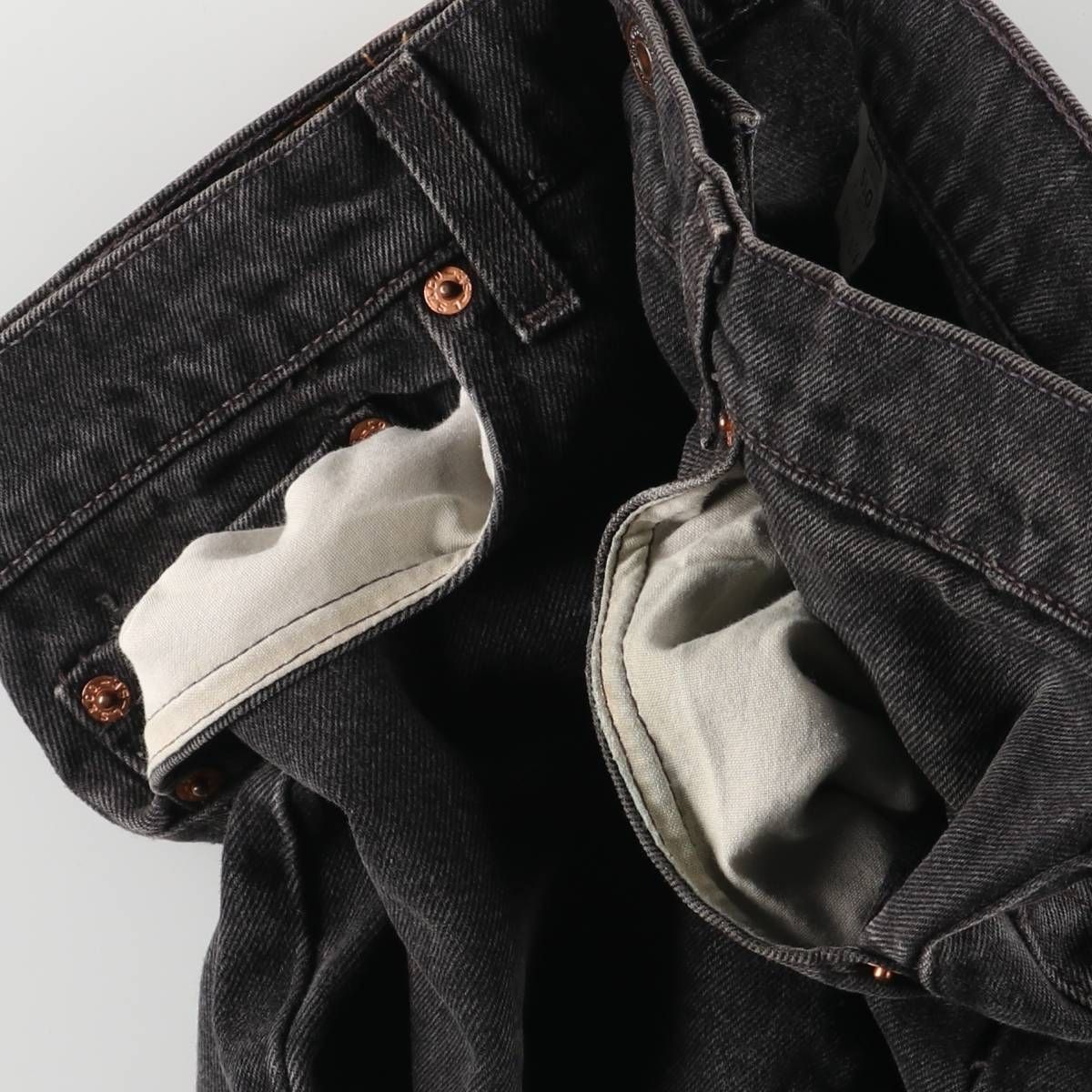 ブラックデニム テーパードデニムパンツ