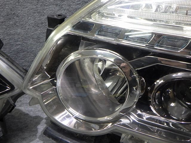 後期 HID T31 エクストレイル左右セットヘッドライト バラスト付