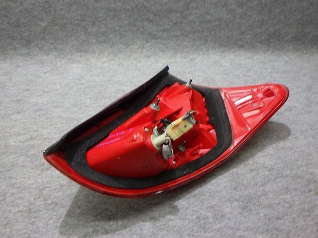 RAV4　左テール　ACA　31/36　後期　42-51　81561-42120　トヨタ　LED玉切れなし　251202006