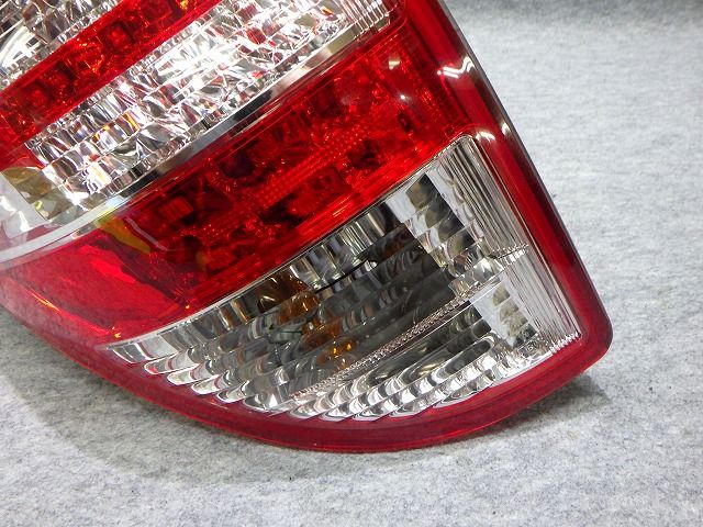 RAV4　左テール　ACA　31/36　後期　42-51　81561-42120　トヨタ　LED玉切れなし　251202006