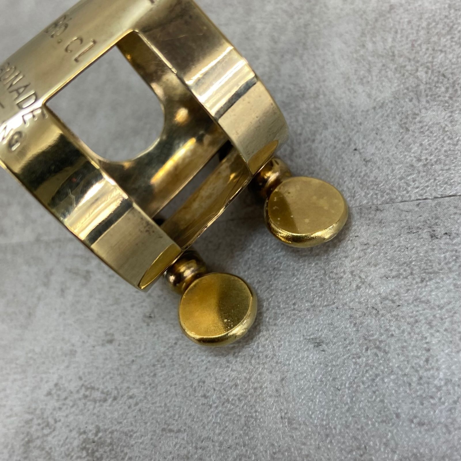 名品 ボナード B♭クラリネット用リガチャー Bb.cl BUZZ刻印 逆締め