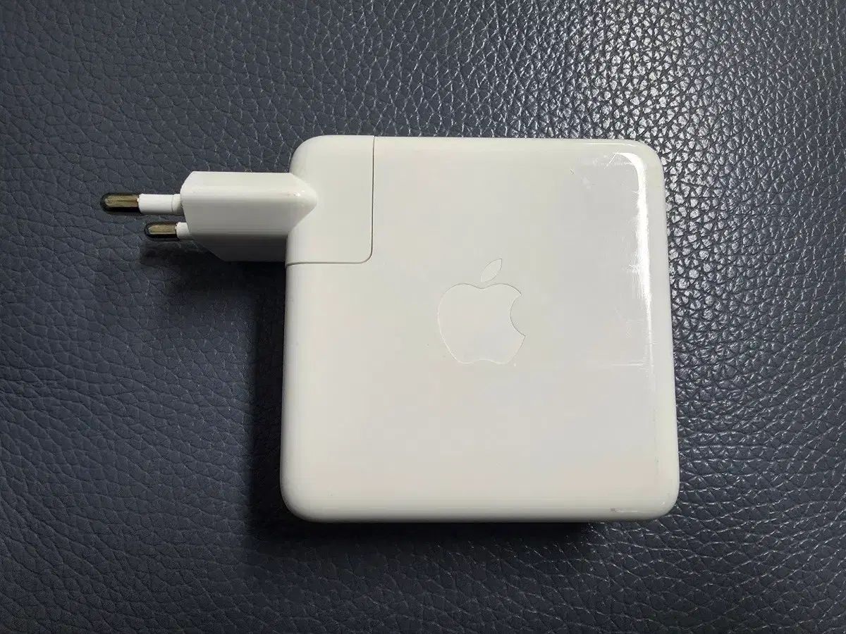 マックブックプロ 15 インチ 充電器 87 w C タイプ ケーブル