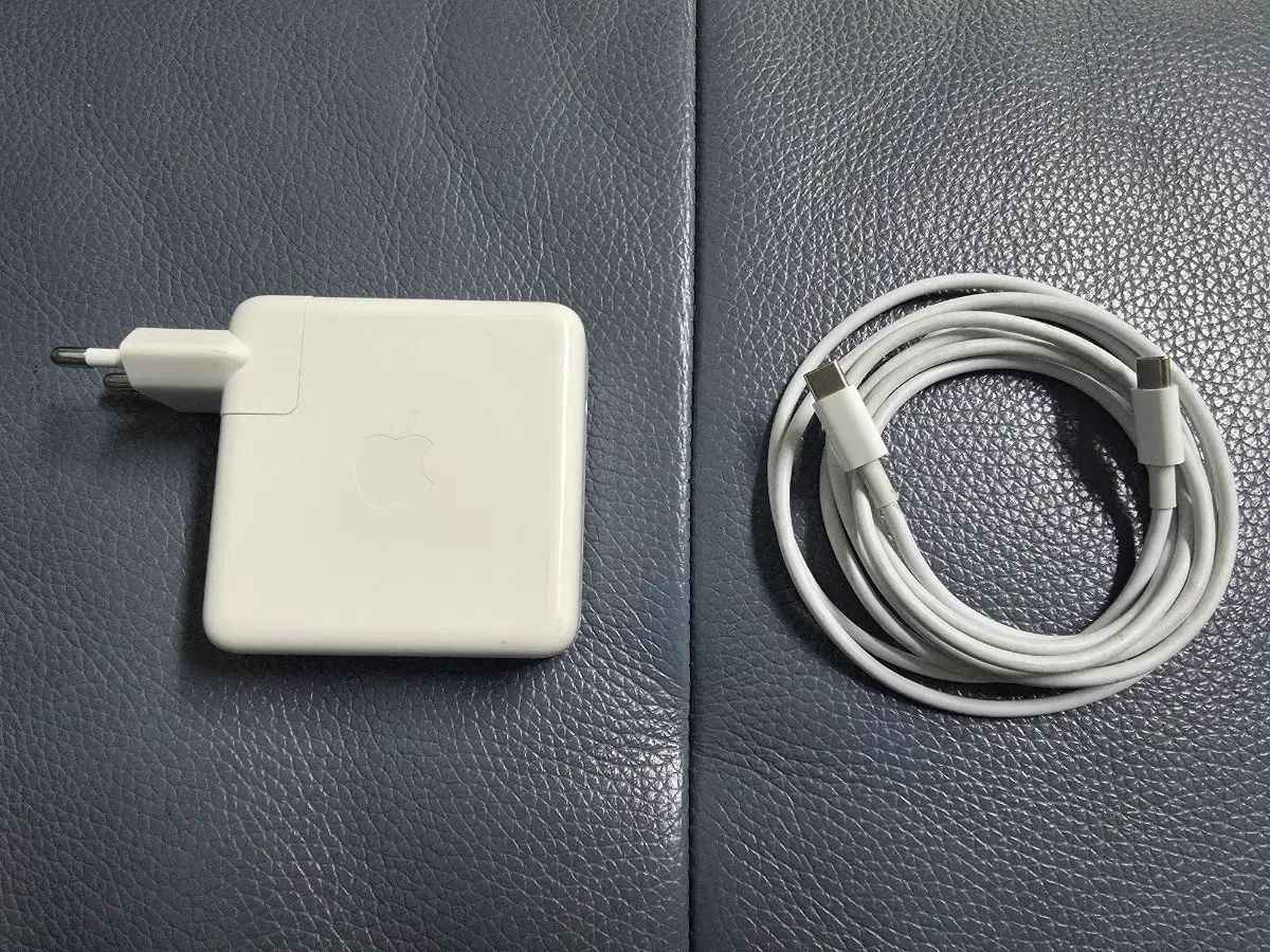 マックブックプロ 15 インチ 充電器 87 w C タイプ ケーブル