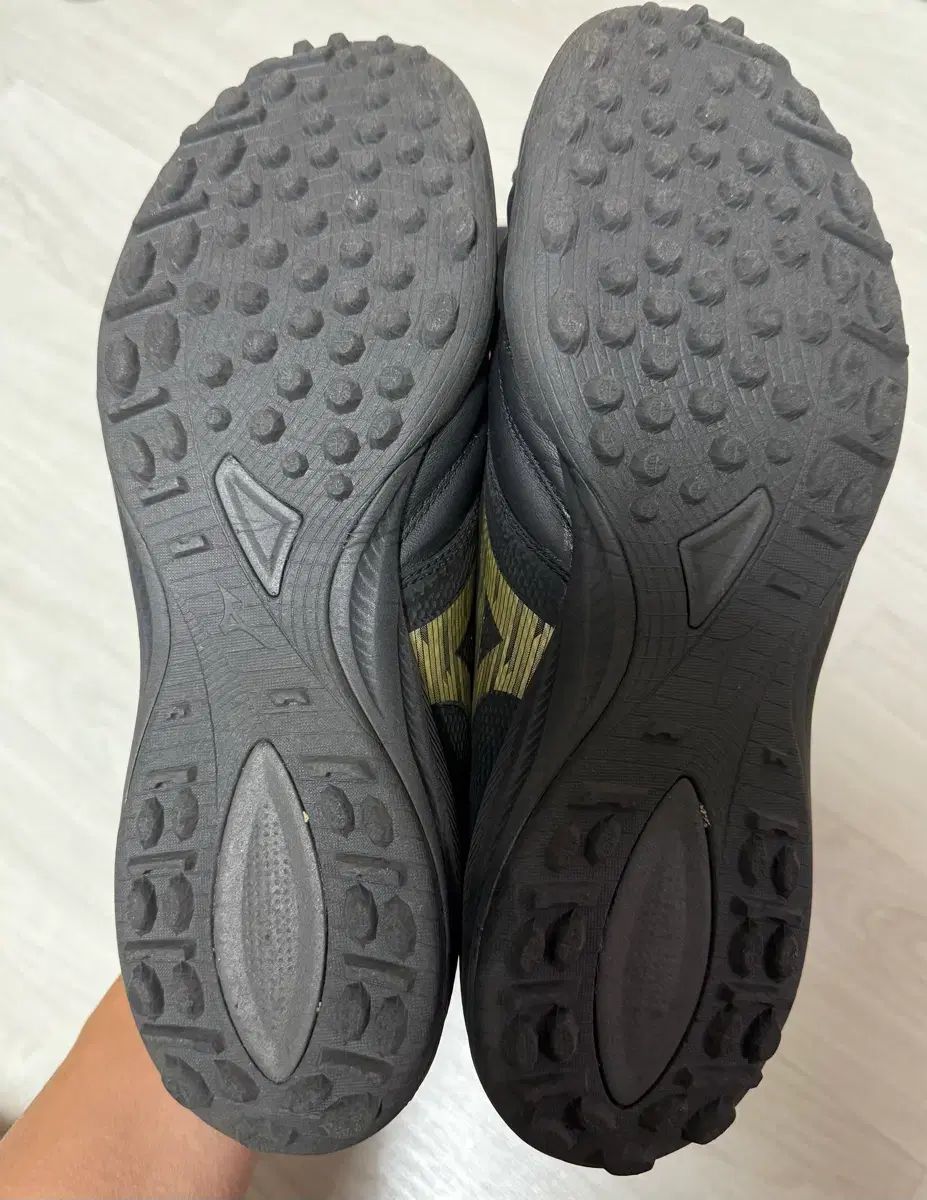 mizuno モレリア NEO サラ ベータ 260