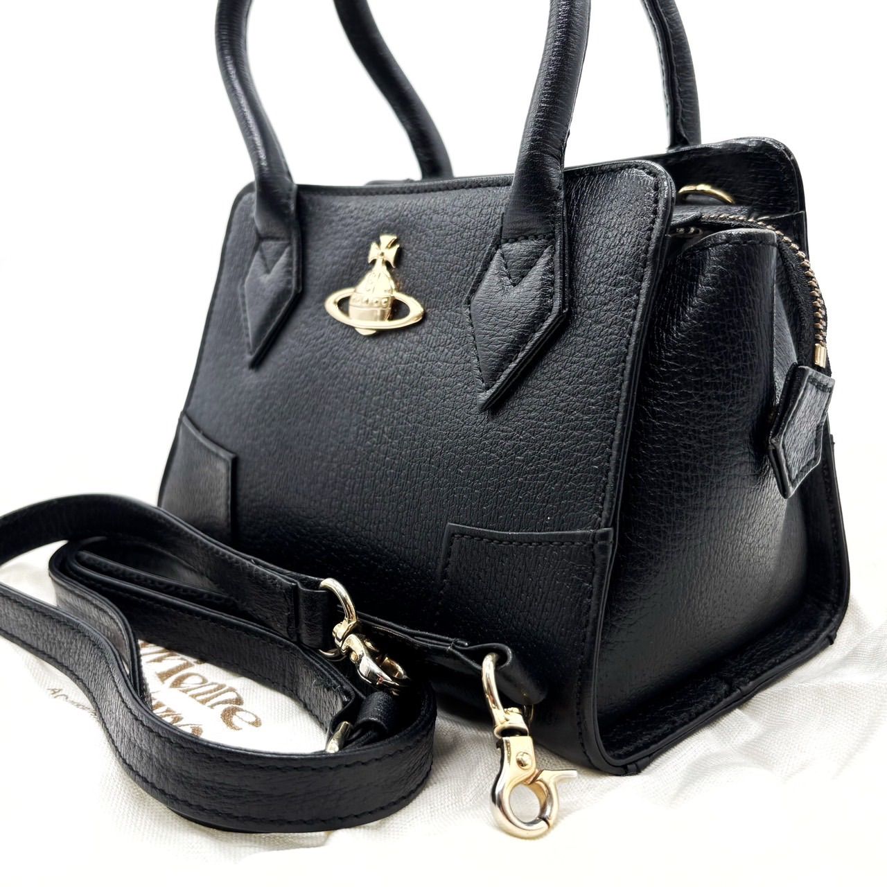 良品 ヴィヴィアンウエストウッド ハンドバッグ オーブ ゴールド金具 レザー 黒 ✨良品✨ Vivienne Westwood ヴィヴィアンウエストウッド 2way