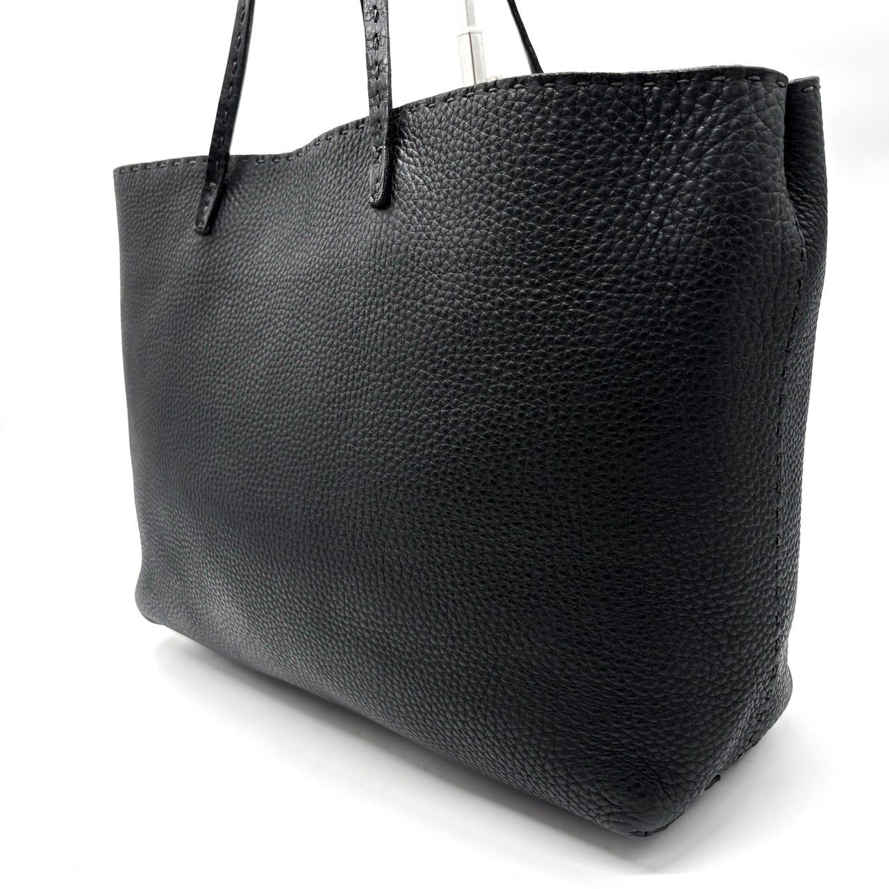 FENDI トートバッグ　ハンドバッグ　レザー　ブラック FENDI（フェンディ） 中古 トートバッグ レディース ブランド トート