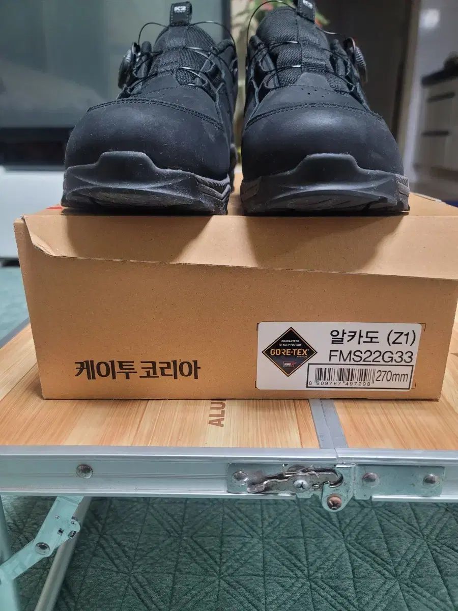 K 2 ゴアテックス 登山靴 トレッキング スニーカー