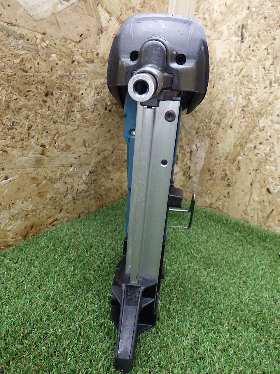  マキタ コンクリート用ガスピン打ち機 GN 420 C 通電のみ バッテリー 充電器付 Makita 品 発送 釘打機 エアーツール