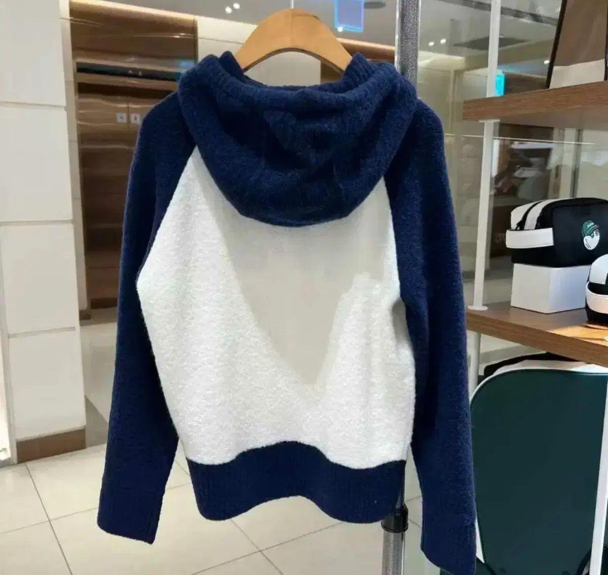 韓国 すぐ配送 MALBON GOLF マルボンゴルフ ネイビー フード 防風ニット M