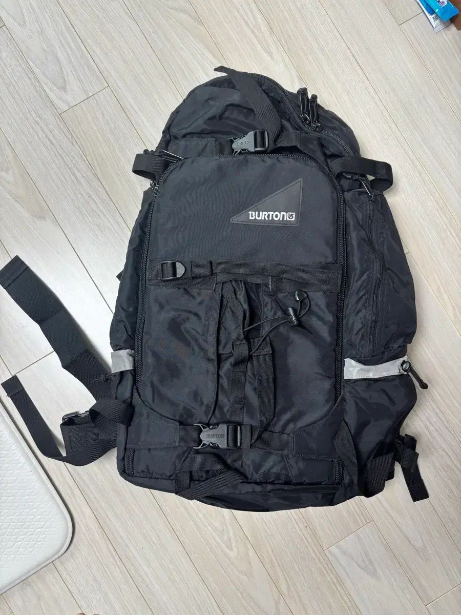 ボタン バックパック キャンピング 登山バッグ