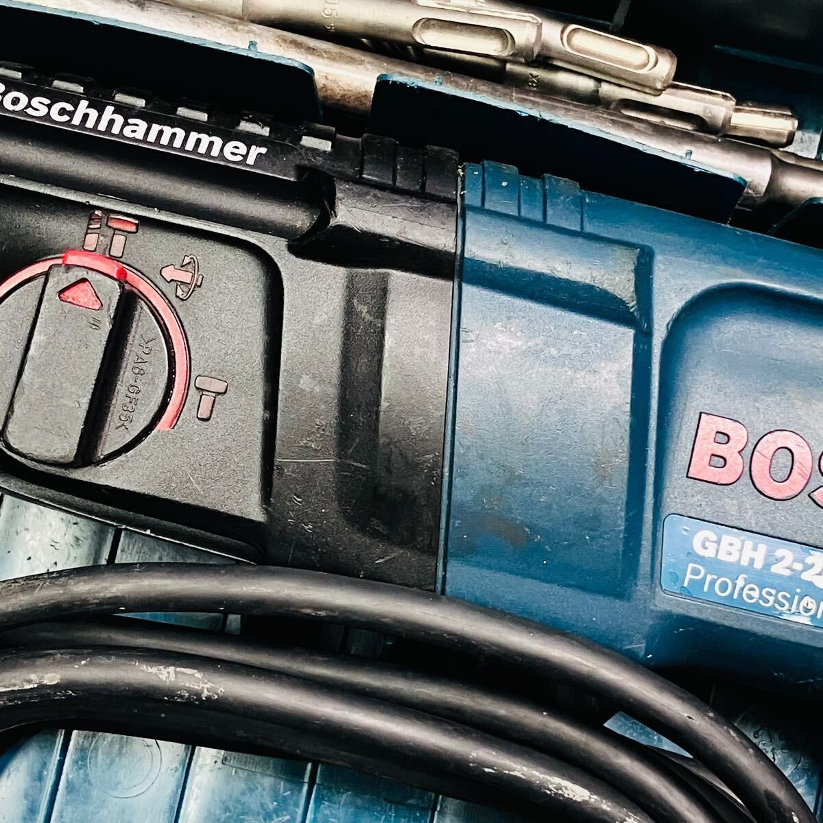  動作良好 BOSCH ボッシュ 26 mm ハンマドリル ハンマードリル GBH 2-26 DFR SDS 3モードビット ケース付き 電動ハンマードリル ドリル ドライバー レンチ