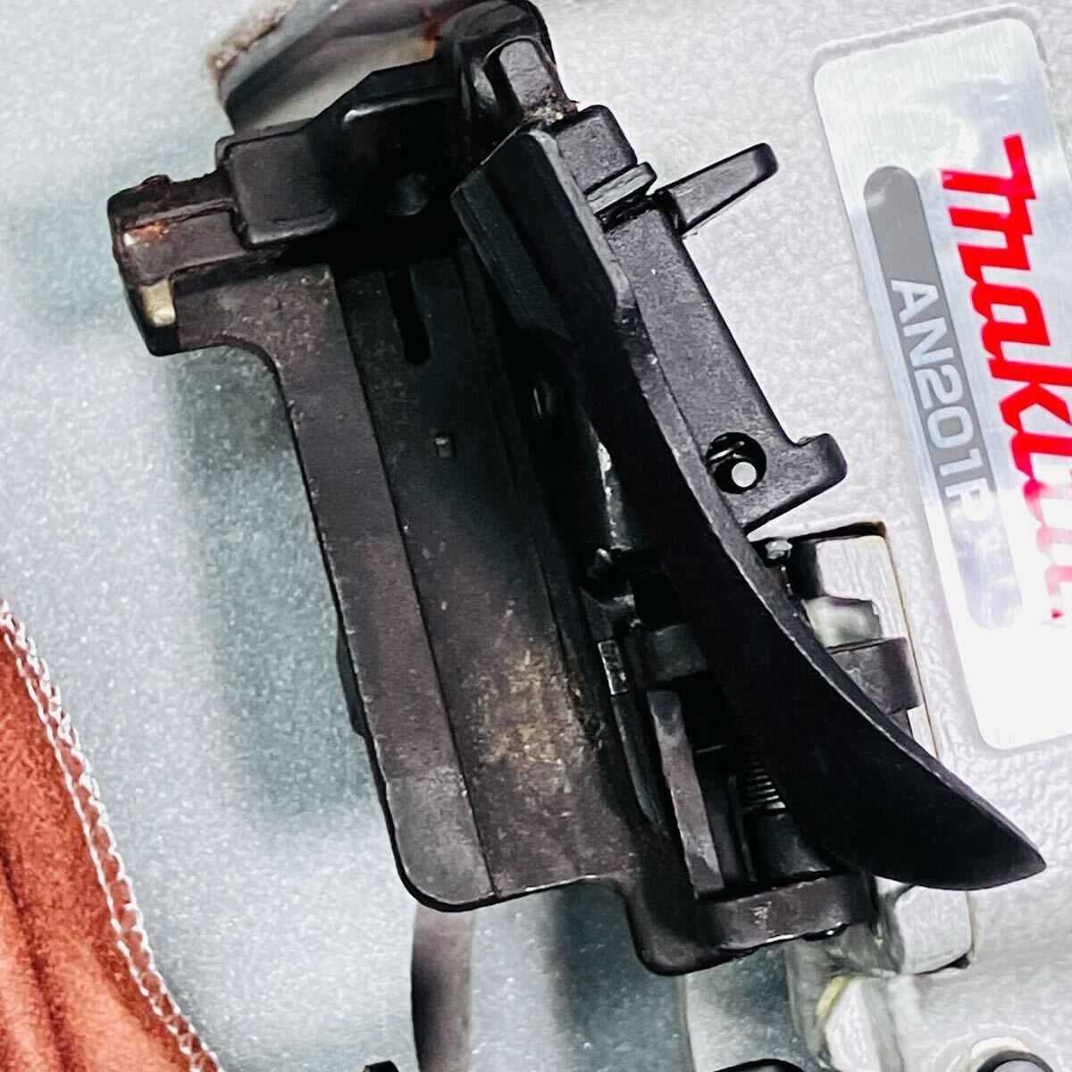 和風天井用エア釘打