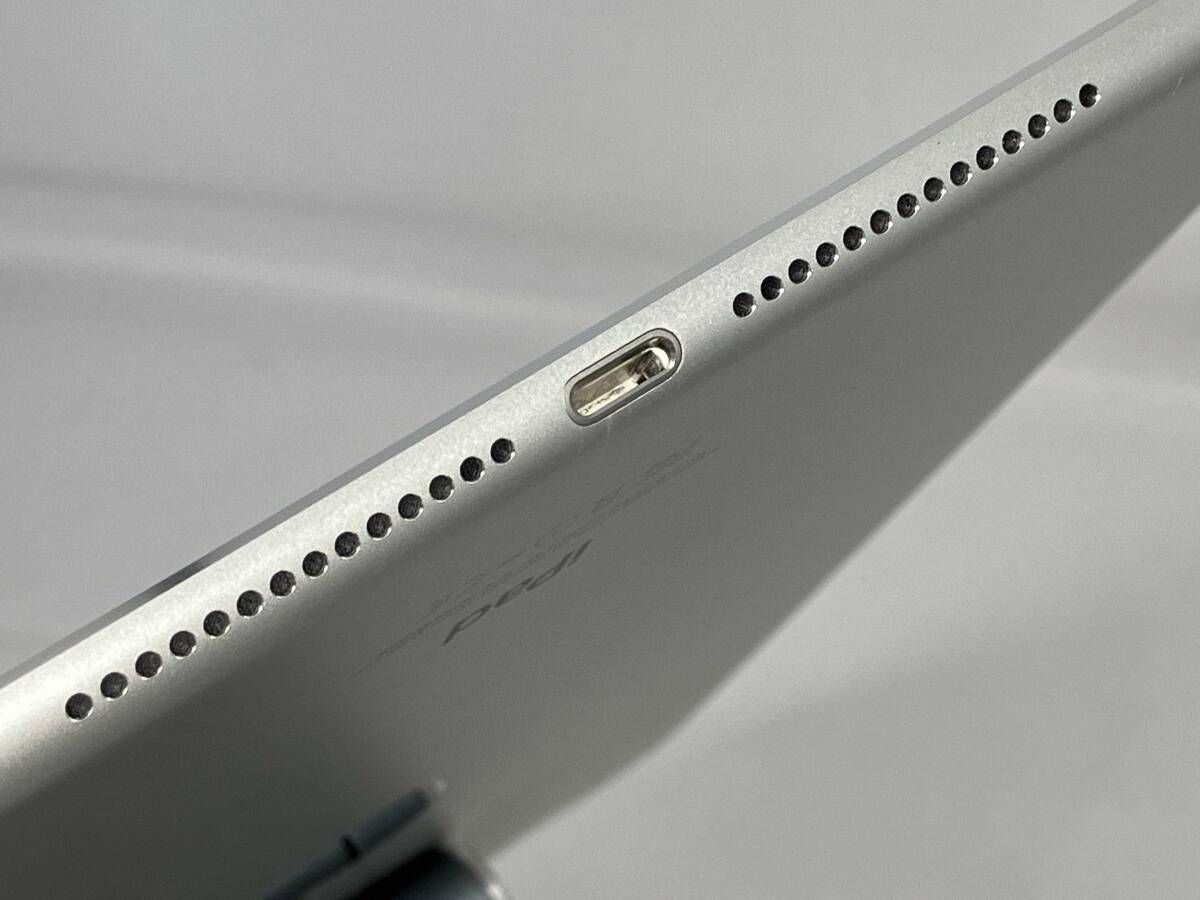 docomo MGH72J/A iPad Air 2 Wi-Fi+Cellular 16GB シルバｰ docomo