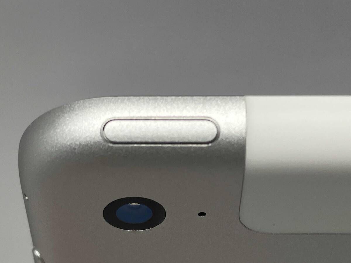 docomo MGH72J/A iPad Air 2 Wi-Fi+Cellular 16GB シルバｰ docomo
