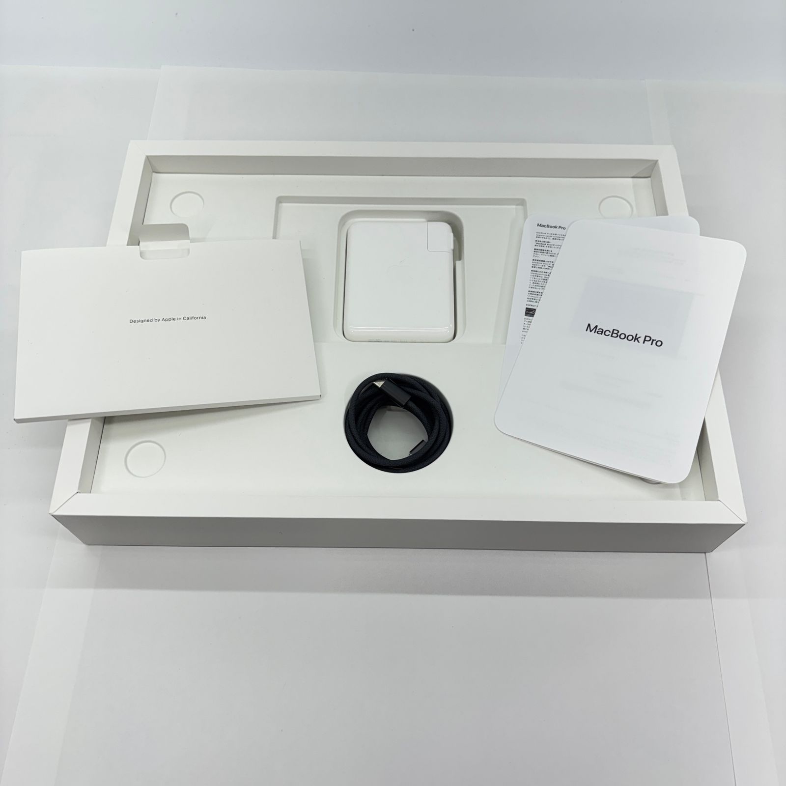 Apple MacBook Pro 16.2 インチ モデル MX 2 X 3 J A スペースブラック M 4 Proチップ 14コア 24 GB SSD 512 バッテリー最大容量 C 5580-100 軽量ノートPC MacBook本体 