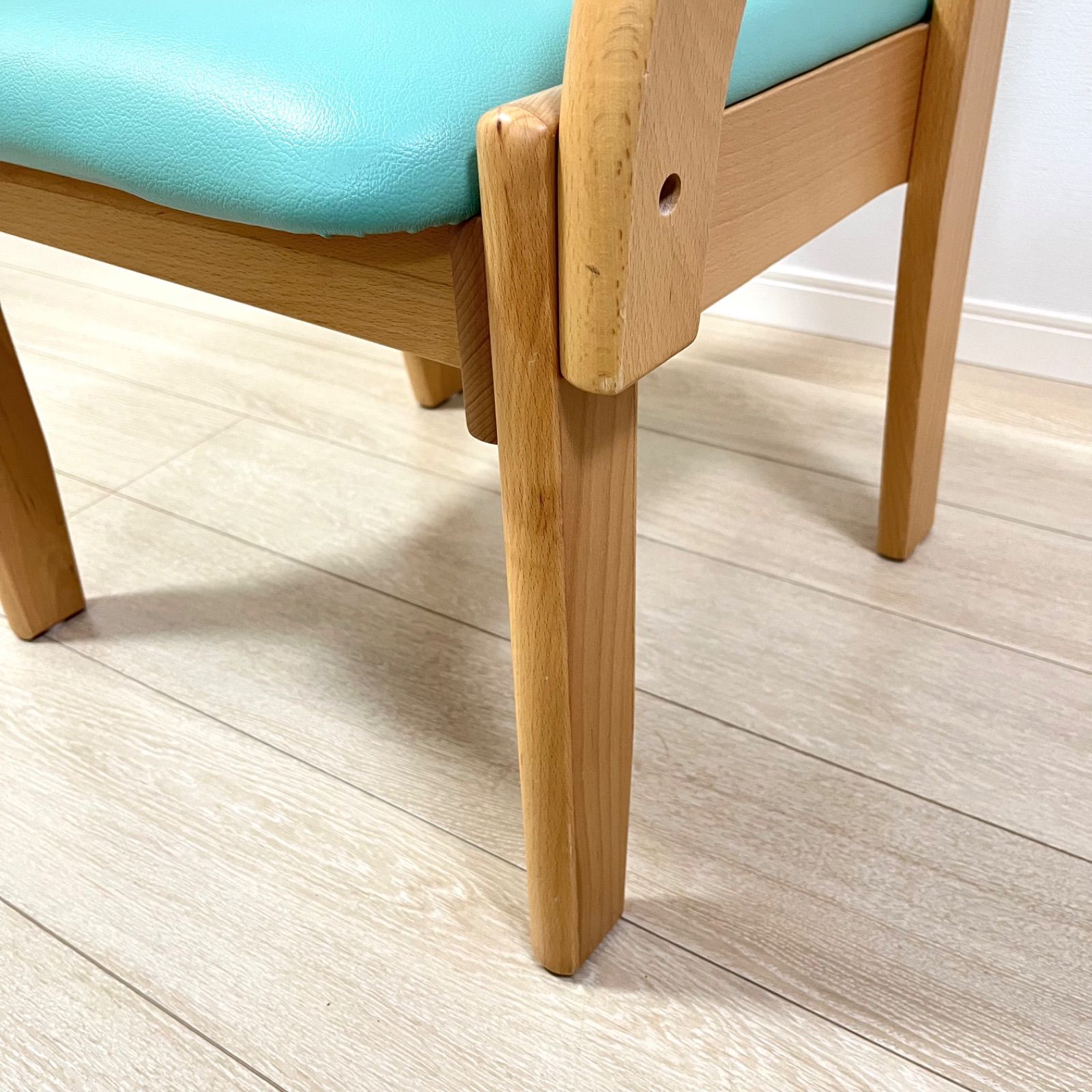 ち36【美品・組立済】 Pigeon ハビナース ミールチェア ML11 ライトグリーン 38cm 杖置きあり介護椅子