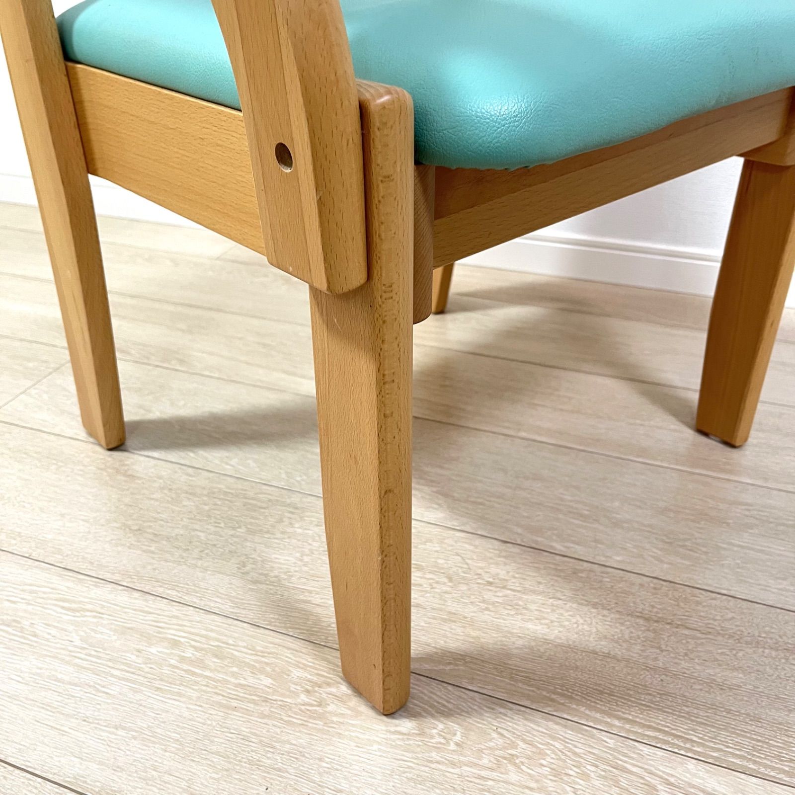 ち36【美品・組立済】 Pigeon ハビナース ミールチェア ML11 ライトグリーン 38cm 杖置きあり介護椅子