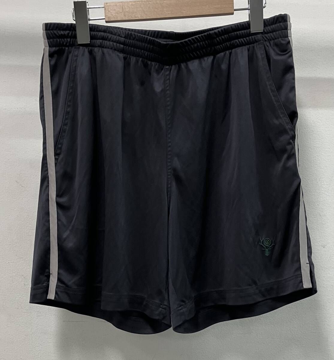 South 2 West 8 サウスツーウエストエイト S W ロゴ 刺繍 ショーツ ハーフ綿パン サイズM ブラック トリアセテート ポリエステル
