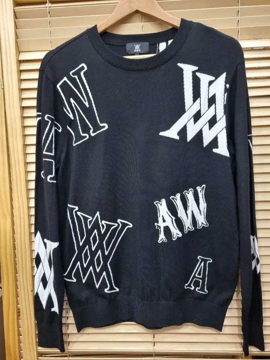 A メンズ ロゴ ネック セーター