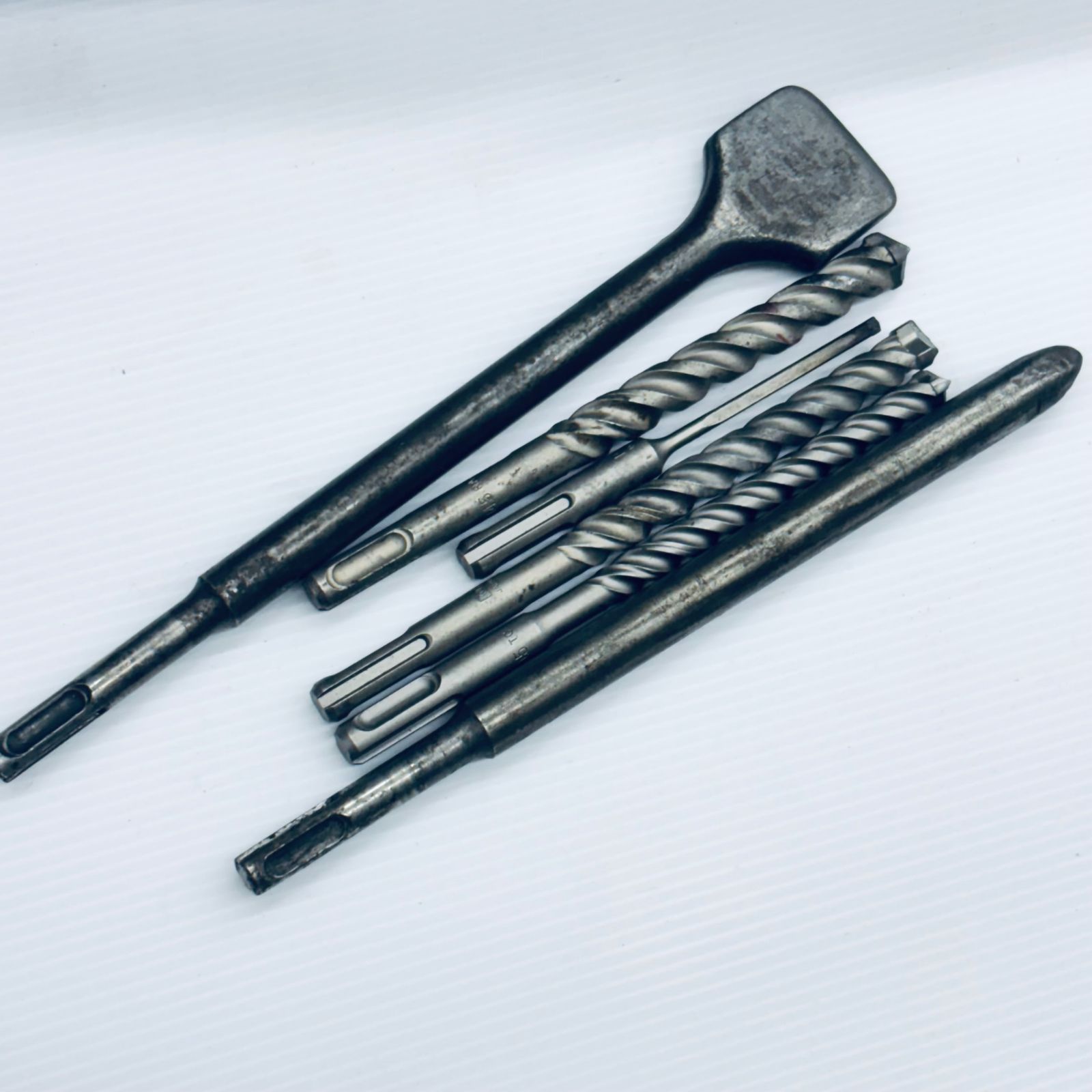  動作良好 BOSCH ボッシュ 28 mm 3モード ハンマードリル ハンマドリル GBH 2 DVビット付き 電動ハンマードリル ドリル ドライバー レンチ