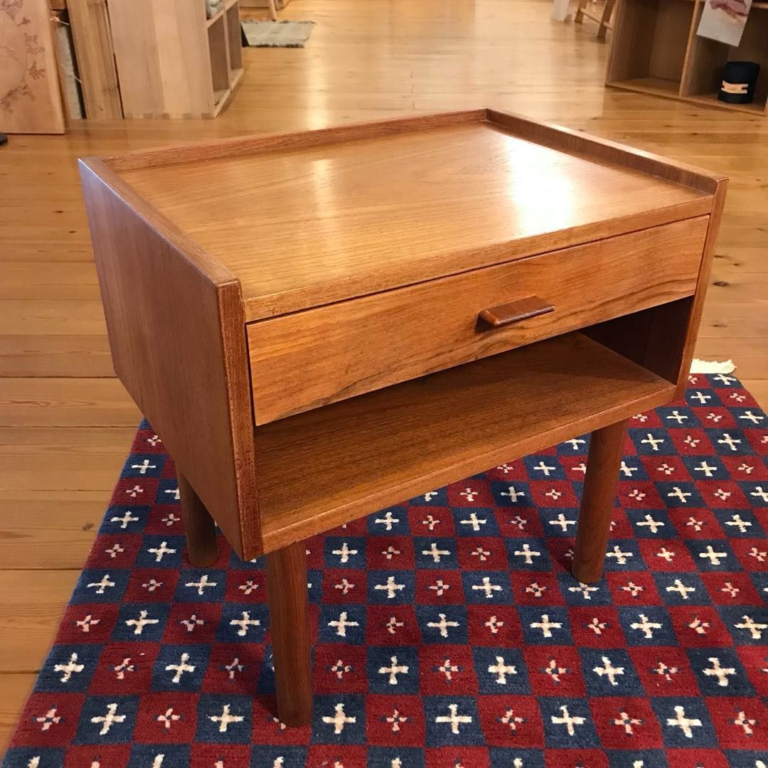 ウェグナー RY430 ナイトテーブル