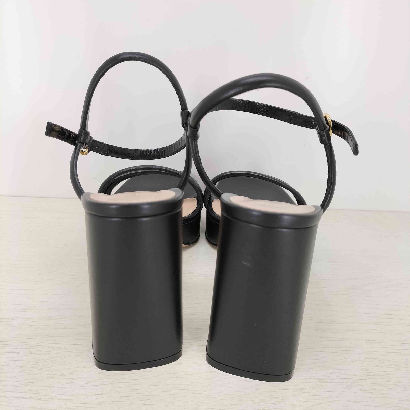 Gianvito Rossi(ジャンビトロッシ) Lena 70mm platform sandals レディース  38 1/2【中古】【ブランド古着バズストア】 ジャンビトロッシ Gianvito Rossi Lena 70mm platform sandals