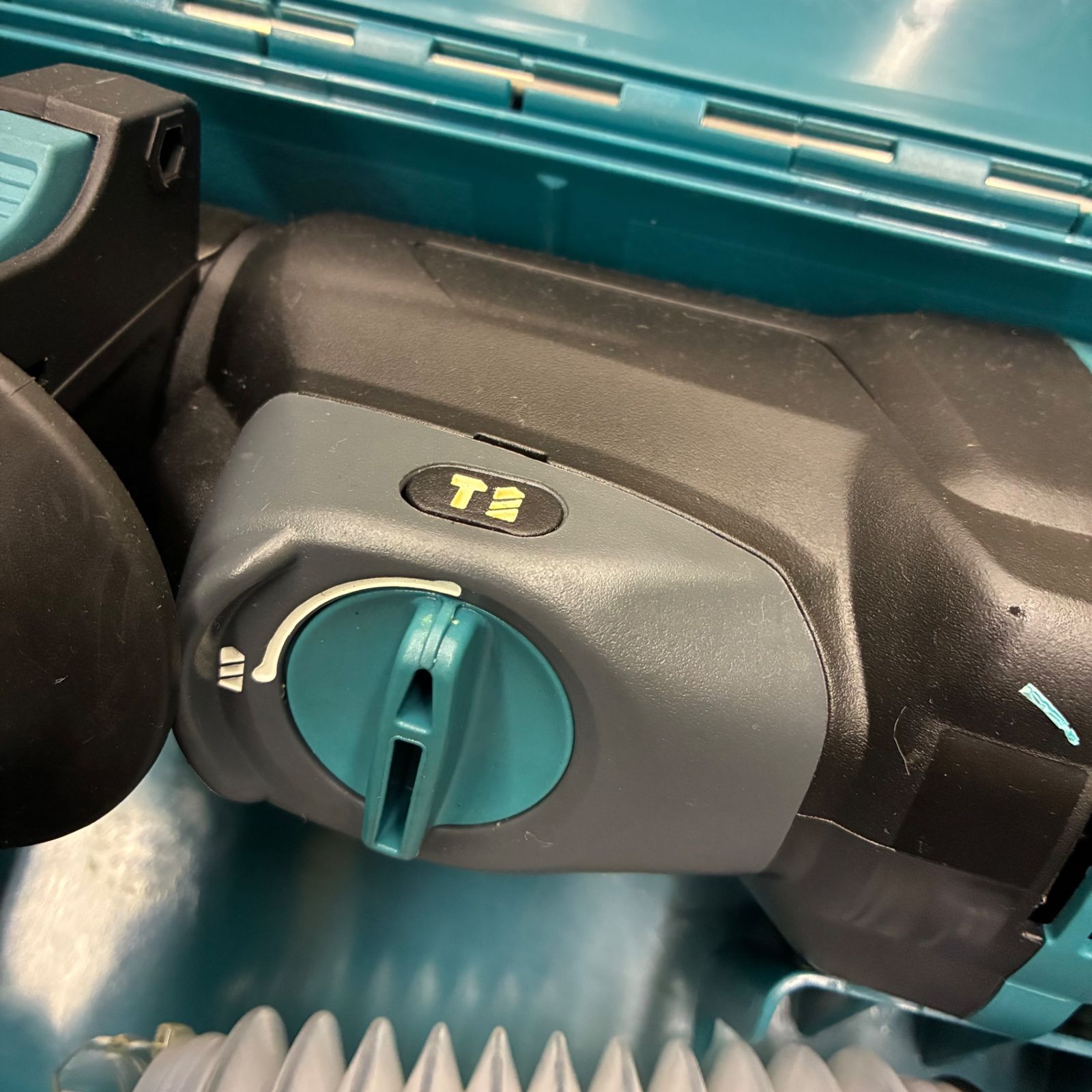 マキタ makita ハンマドリル HR 2600