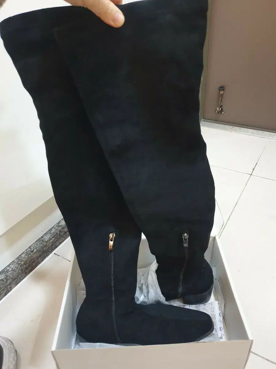 アッテヴァネッサ ブリューノ ロングブーツ 240