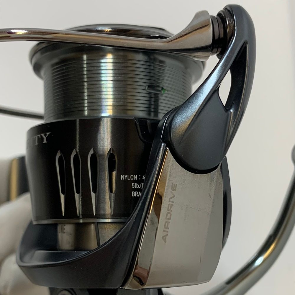 スピニングリール