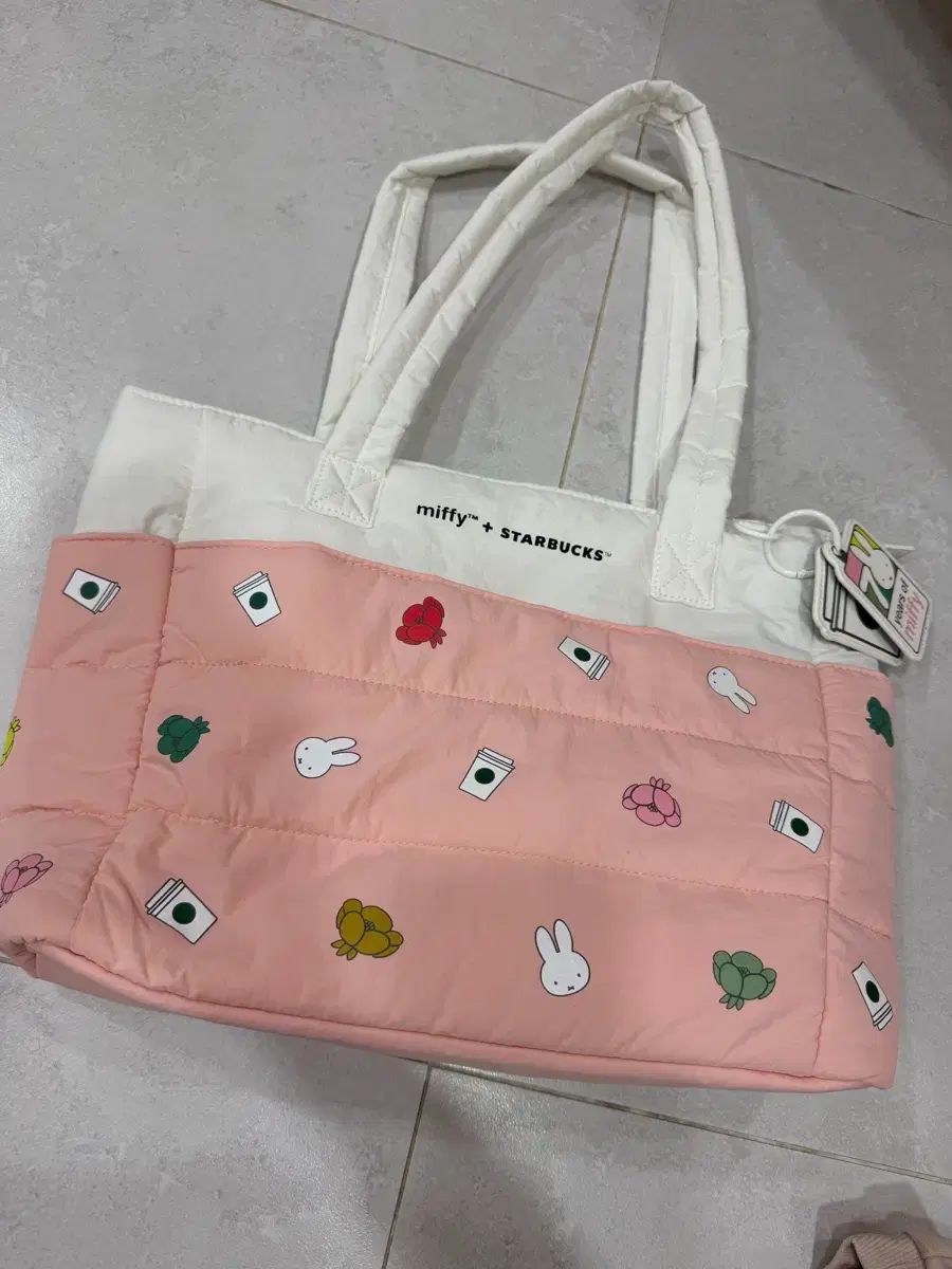 スターバックス ミッフィー パファーバッグ ミッフィー バッグ 赤ちゃん おむつ バッグ