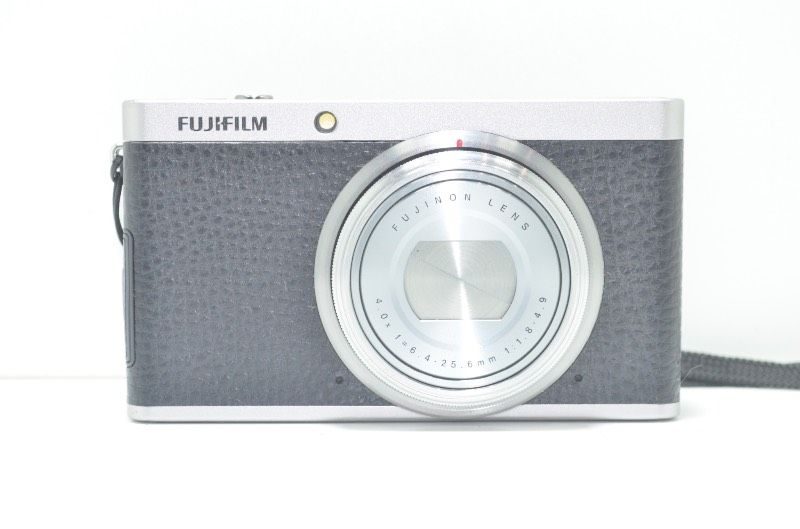 フジフイルム デジタルカメラ XF 1 シルバー