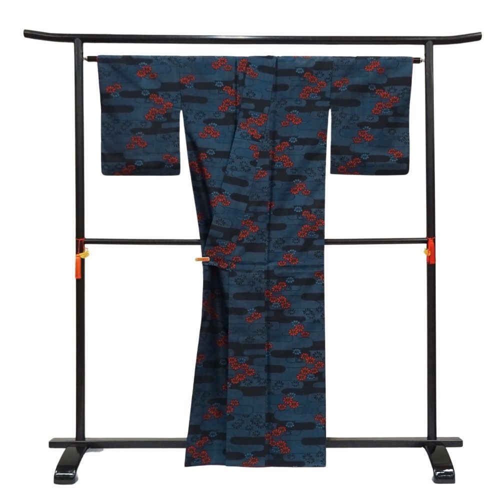  大島紬 袷 正絹 リユース エ霞文に赤い花 109-03-11 8050-00521 紬 着物