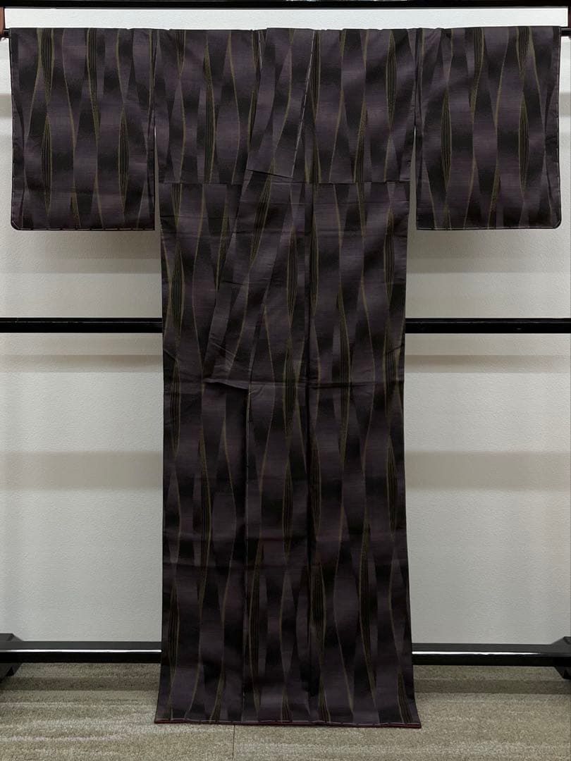 本場大島紬 古代染色純泥染 伝統工芸品 正絹 躾糸付き 旗印 A097