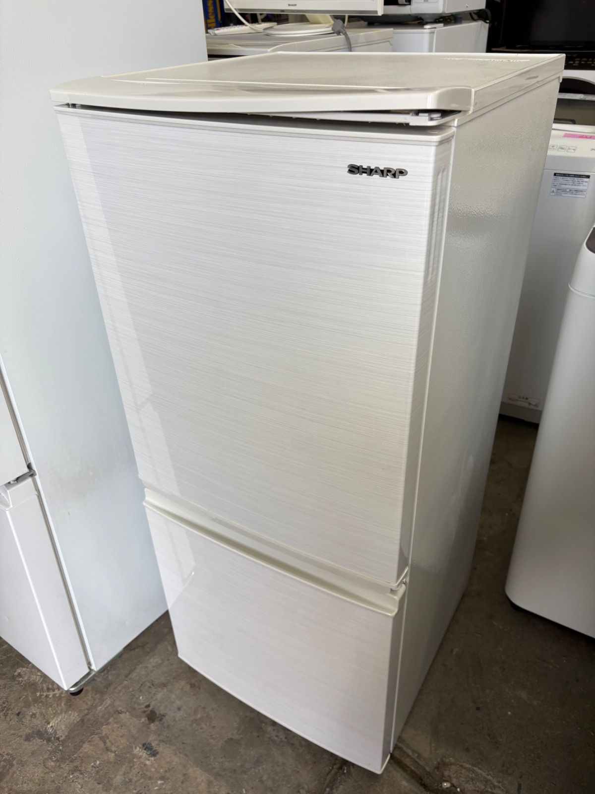 SHARP ノンフロン冷蔵庫　2020年 SJ-D14F-W F23 SHARP ノンフロン冷蔵庫 2020年 SJ-D14F-W F23 - メルカリ