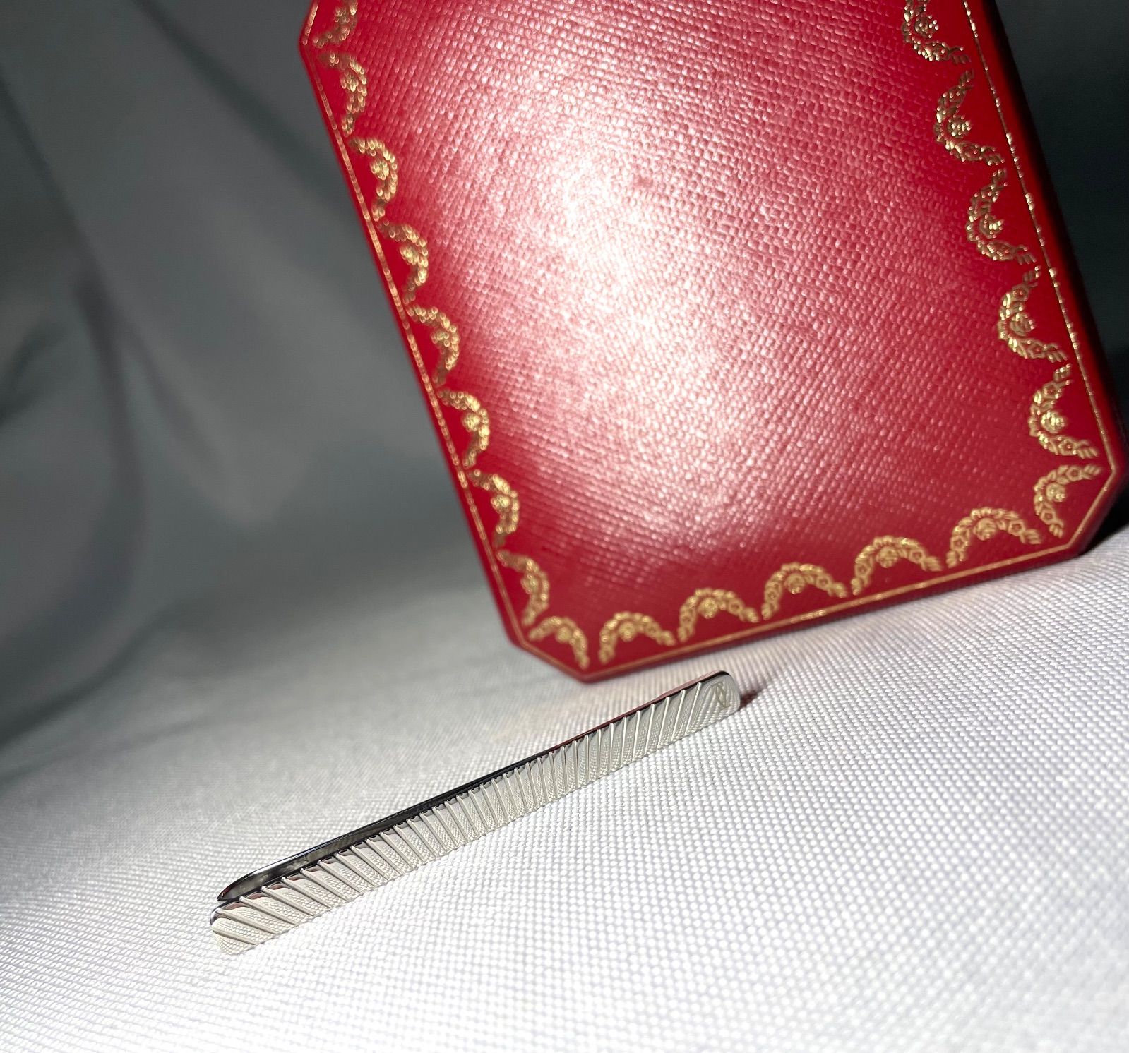 Cartier C ドゥ カルティエ ブランドロゴシルバー ネクタイピン タイピン ケースあり プレゼントやギフト 動きやすい ネクタイピン 