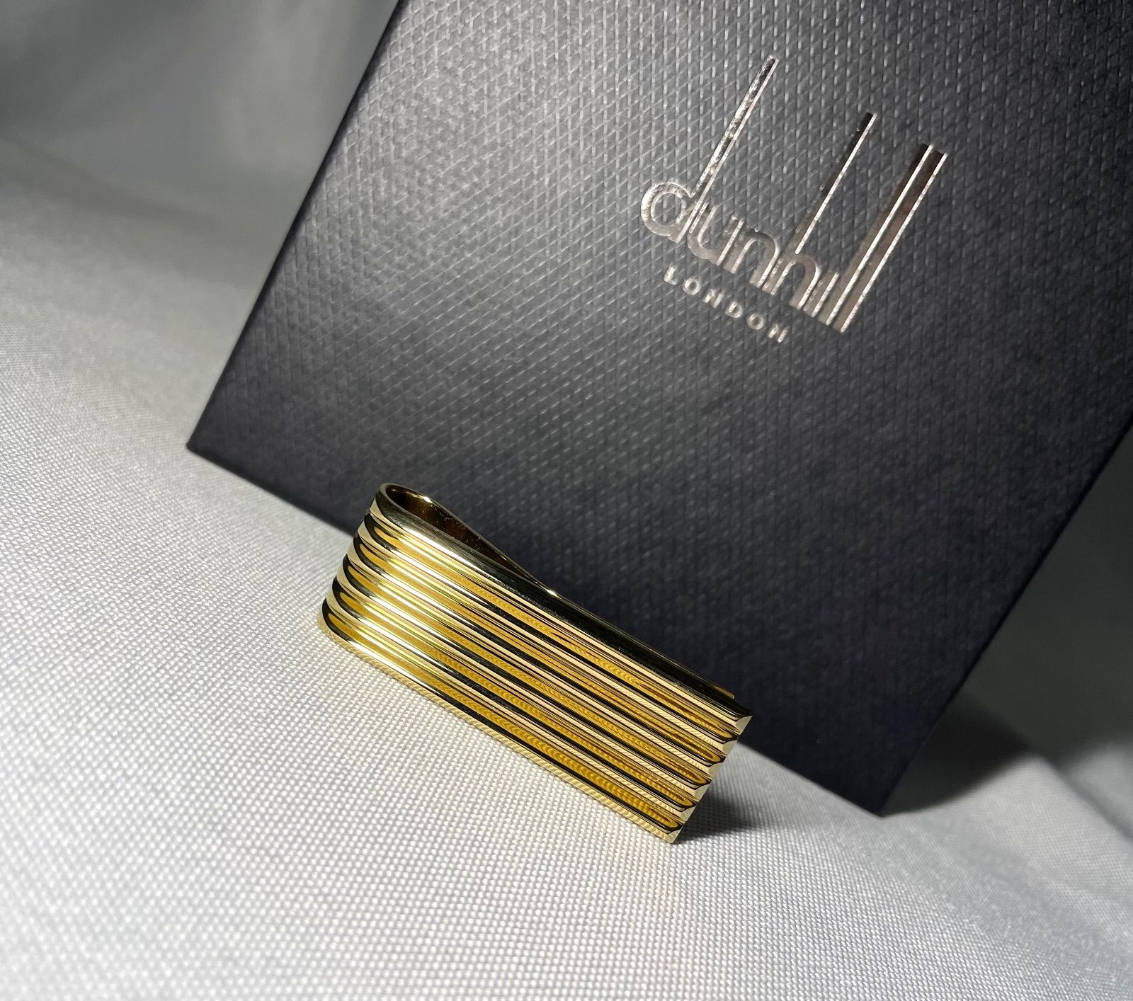 dunhill ダンヒル ゴールドメタリック ストライプラインマネークリップ 札挟み 財布 ウォレット 男女兼用 キャッシュレス