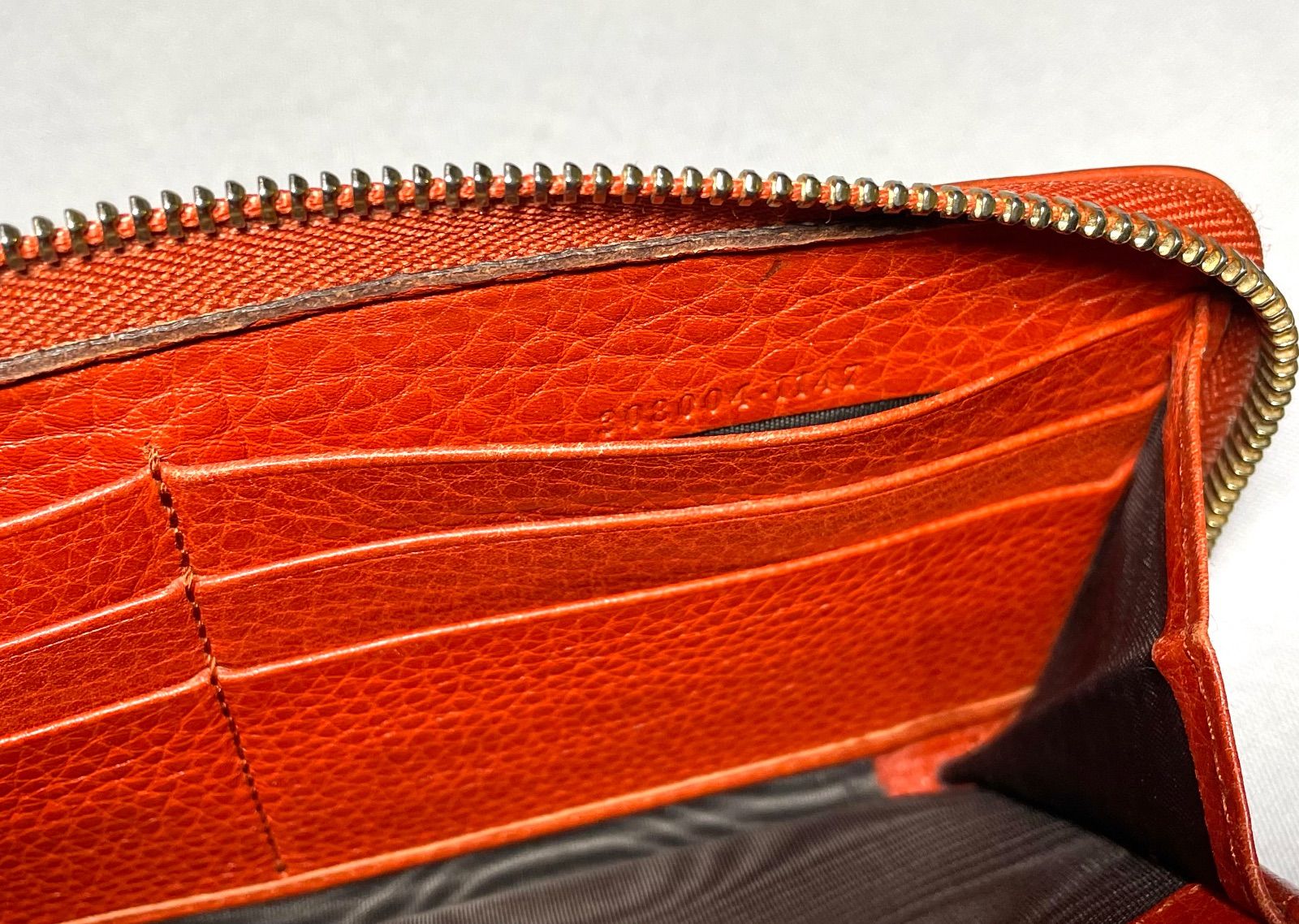 GUCCI グッチ ソーホー SOHO インターロッキングG ラウンドファスナー