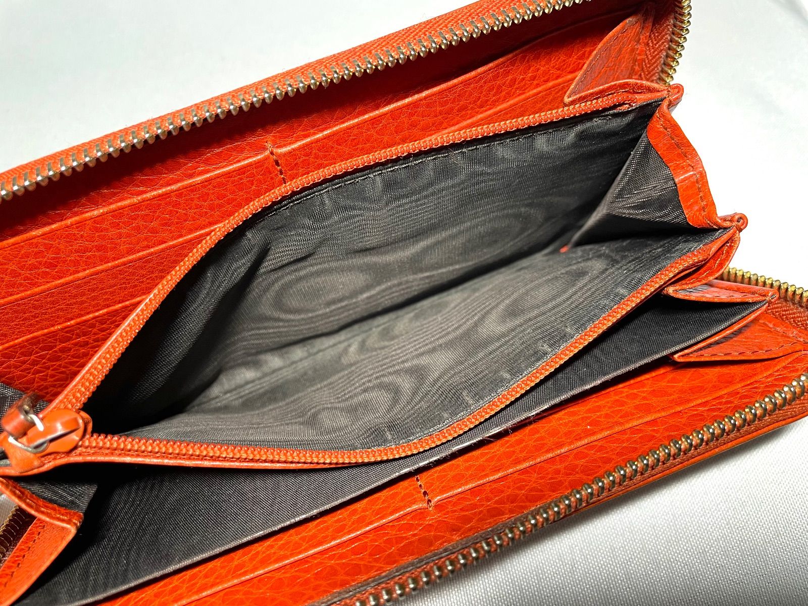 GUCCI グッチ ソーホー SOHO インターロッキングG ラウンドファスナー