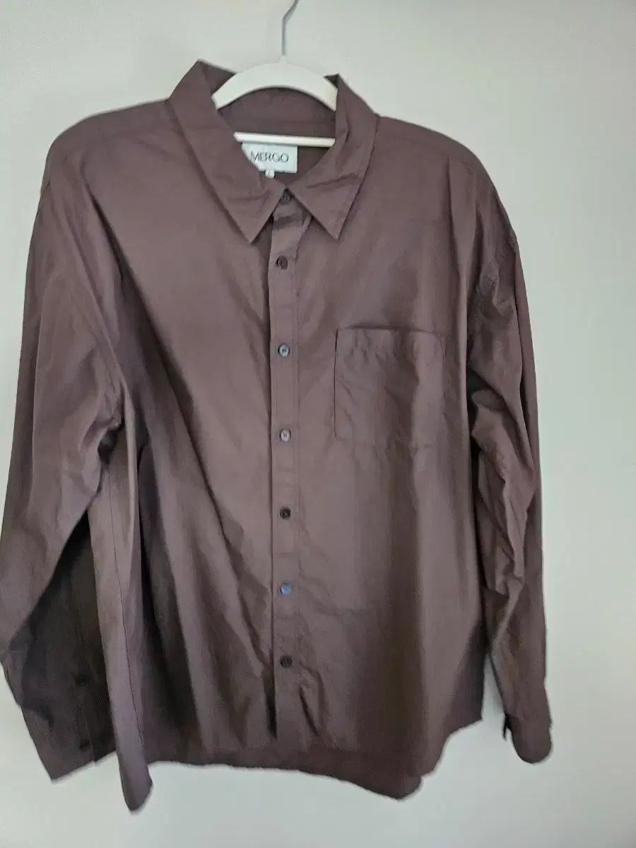 MIU MIU ミュウミュウ ロゴパッチ ボタンダウンシャツ 2024年モデル