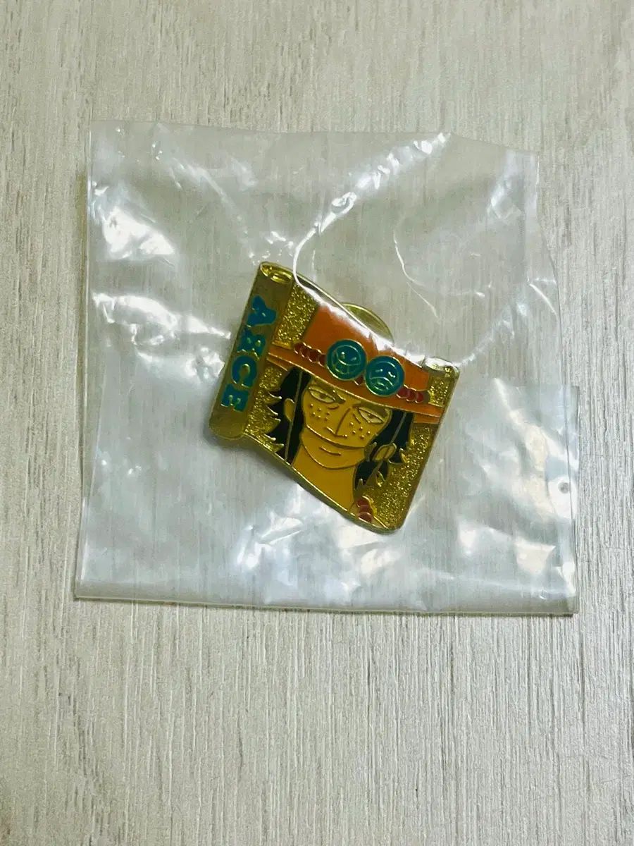 ONE PIECE 旧作画 クラシック メタルバッジ エース