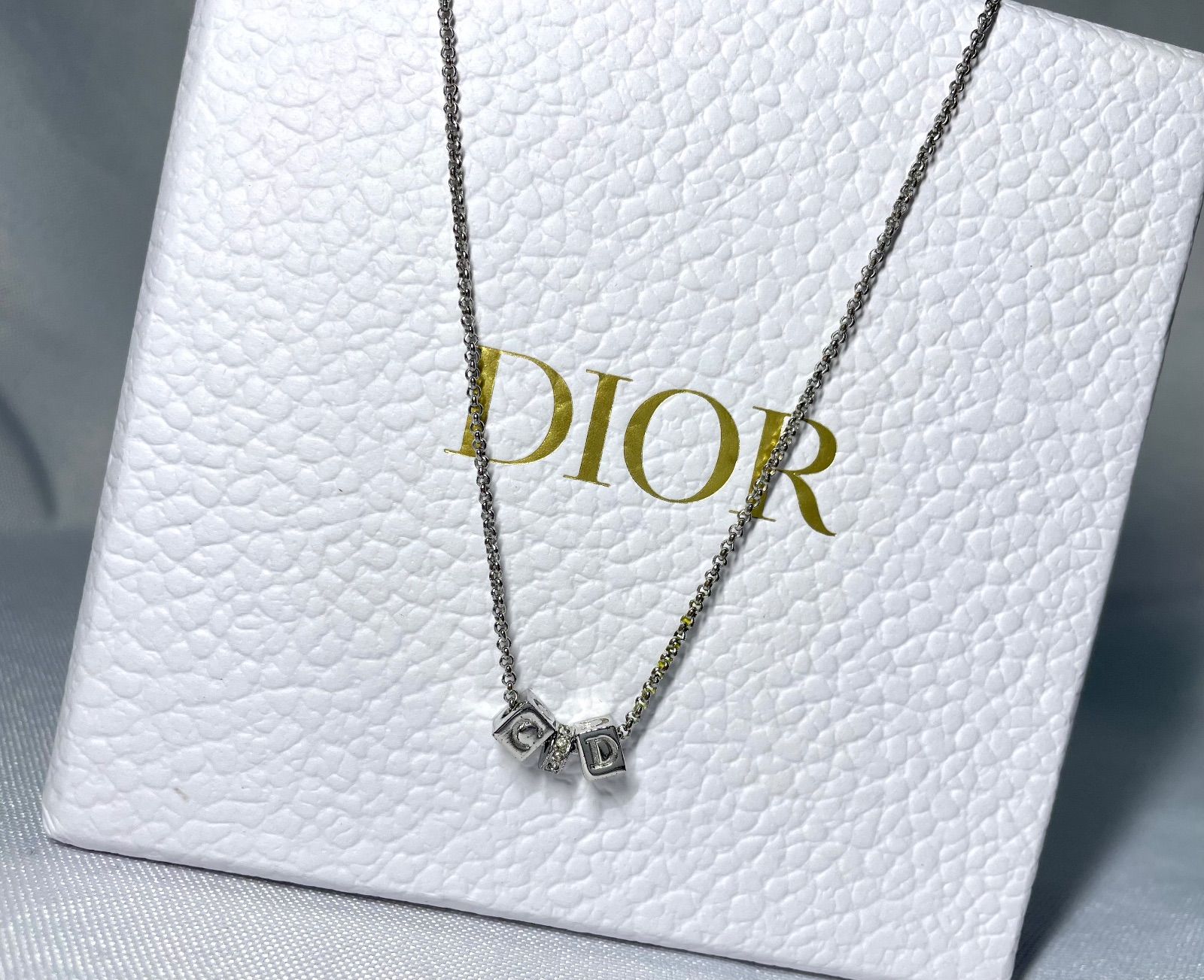 Dior ディオール CDロゴ キューブ & ラインストーン装飾 ペンダント