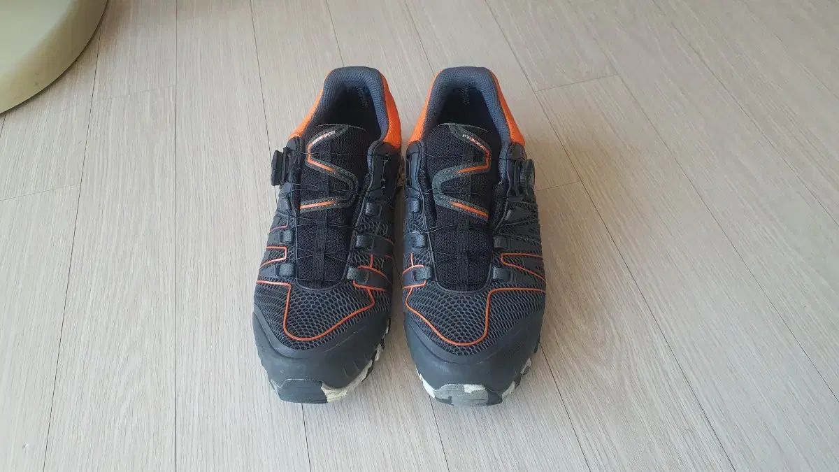 コーロンスポーツ GORE-TEX ゴアテックス サラウンド トレッキングシューズ