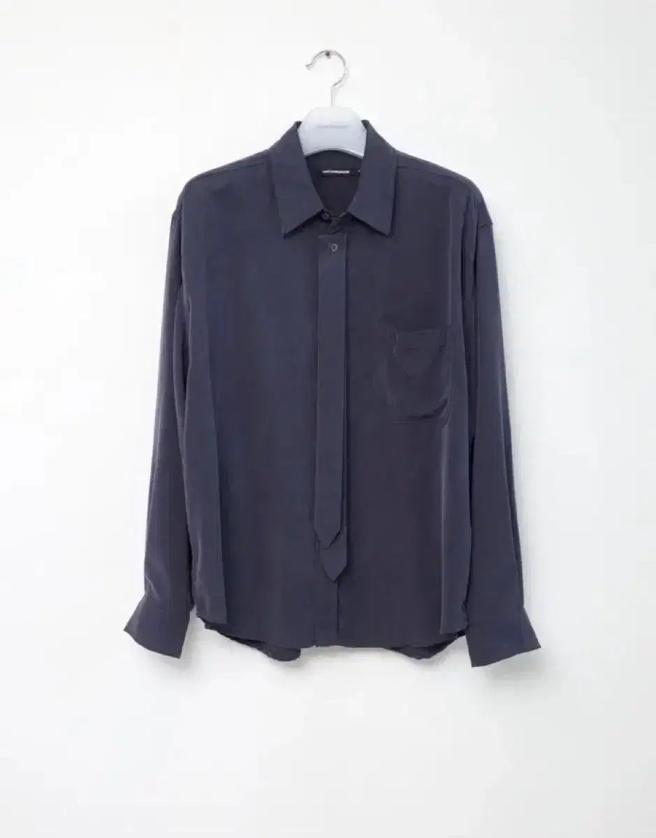 Hatchingroom タイ シャツ