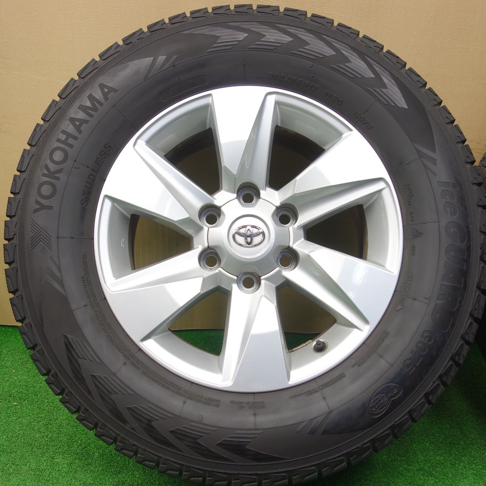 バリ溝！キレイ！9分☆トヨタ 150系 ランクル プラド 純正 265/65R17 