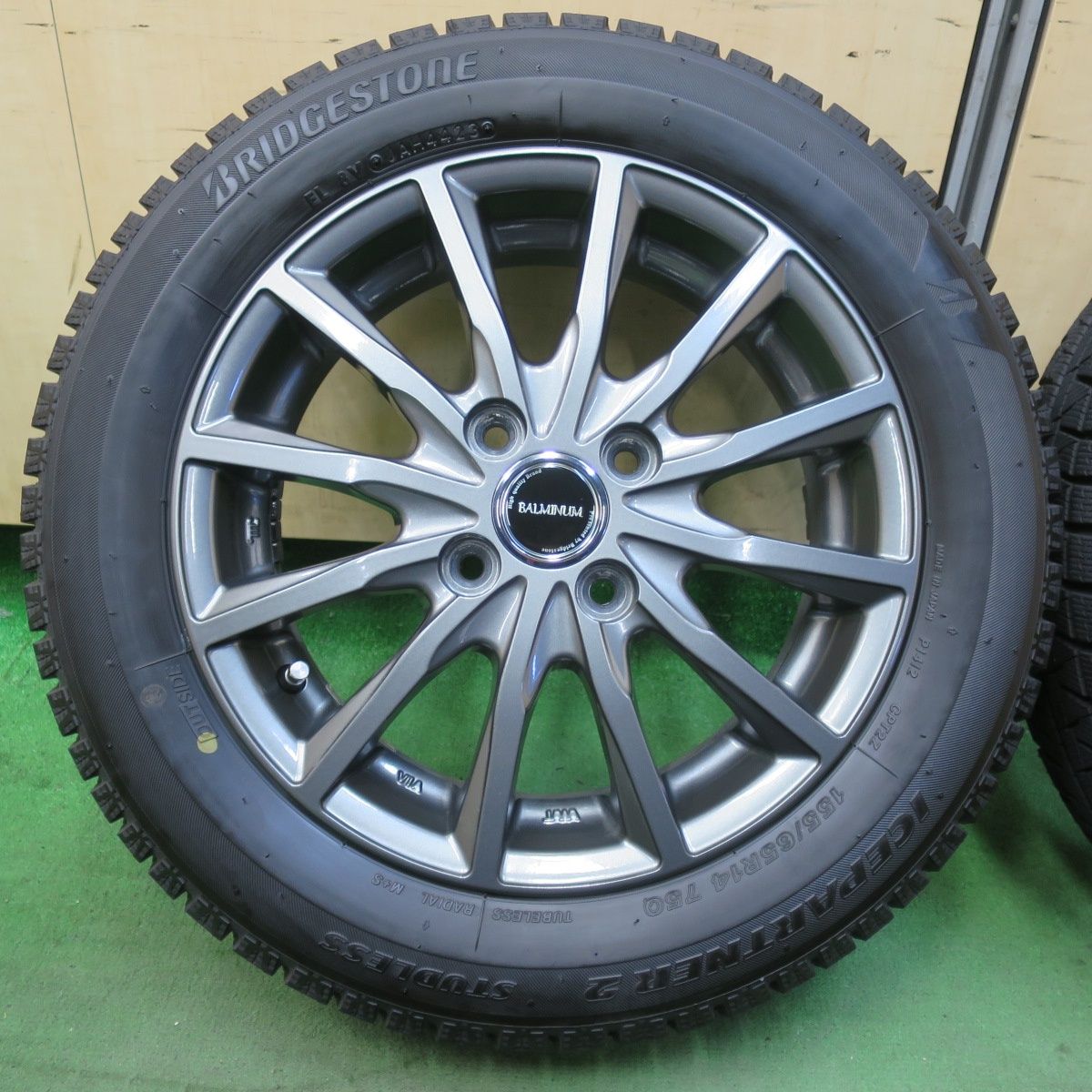 バリ溝 23年 キレイ 9分 スタッドレス 155 65 R 14 ブリヂストン アイスパートナー2 バルミナ 14インチ PCD 100 4 H 5112905イス