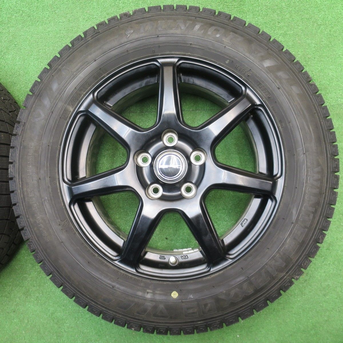 バリ溝 23年 9 5分 スタッドレス 215 60 R 16 ダンロップ ウインターマックス 03 PRD 社外 アルミ 16インチ PCD 114 3 5 H ス