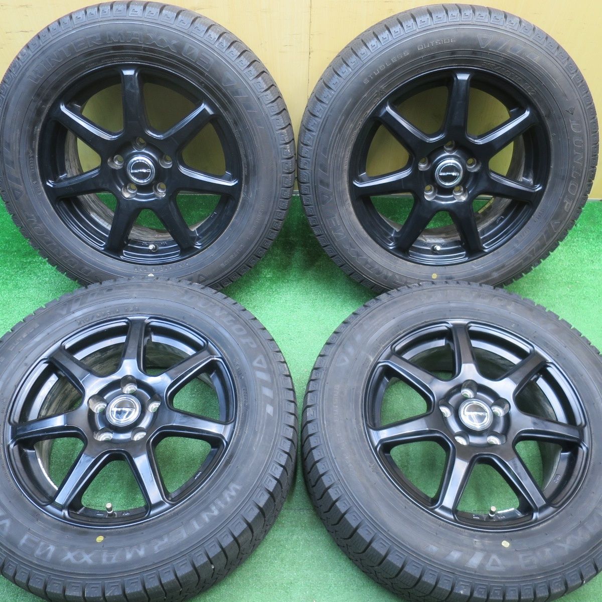 バリ溝 23年 9 5分 スタッドレス 215 60 R 16 ダンロップ ウインターマックス 03 PRD 社外 アルミ 16インチ PCD 114 3 5 H ス