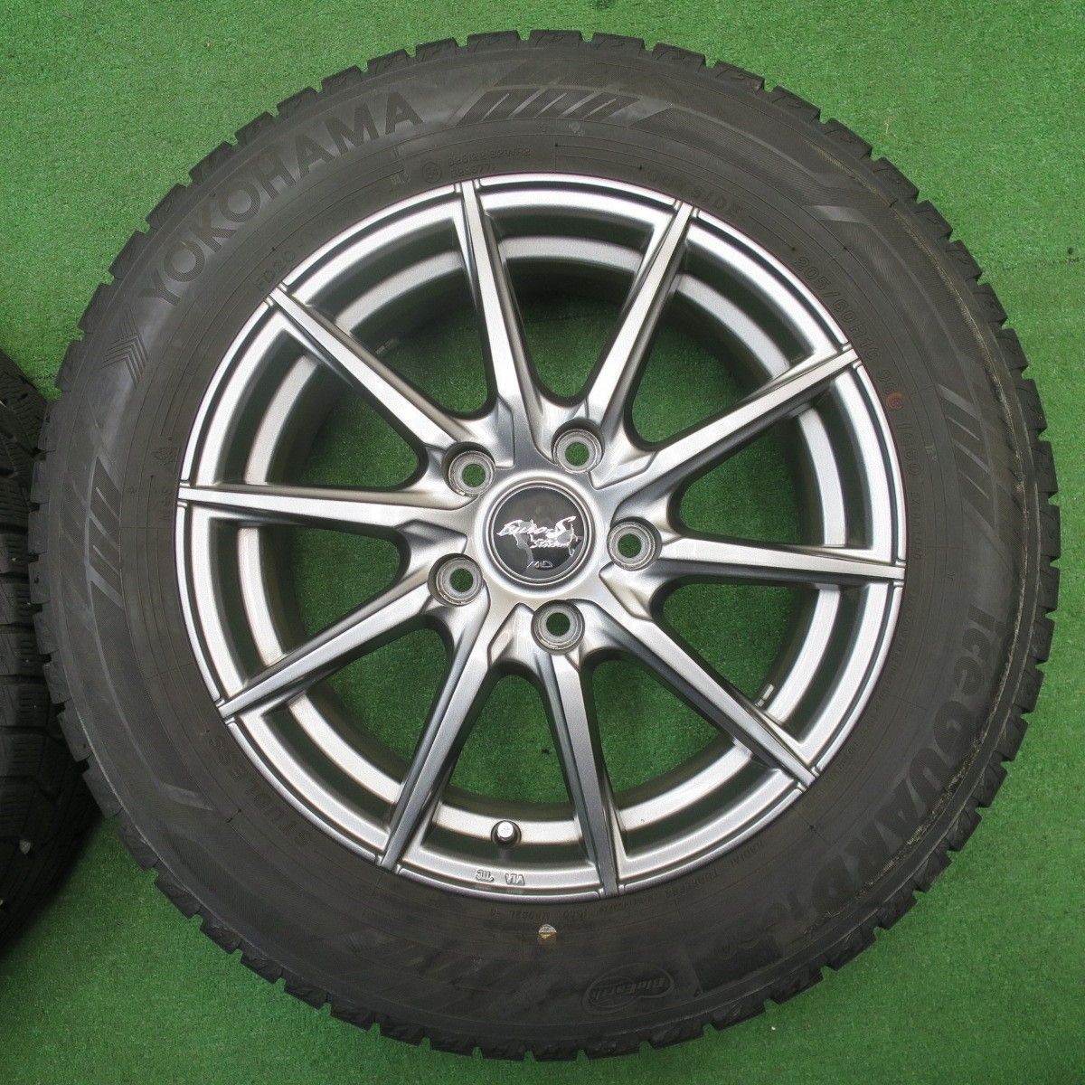 バリ溝 キレイ 9 5分 スタッドレス 205 60 R 16 ヨコハマ アイスガード iG Euro S Stream MiD 16インチ PCD 114 3 5 H ス