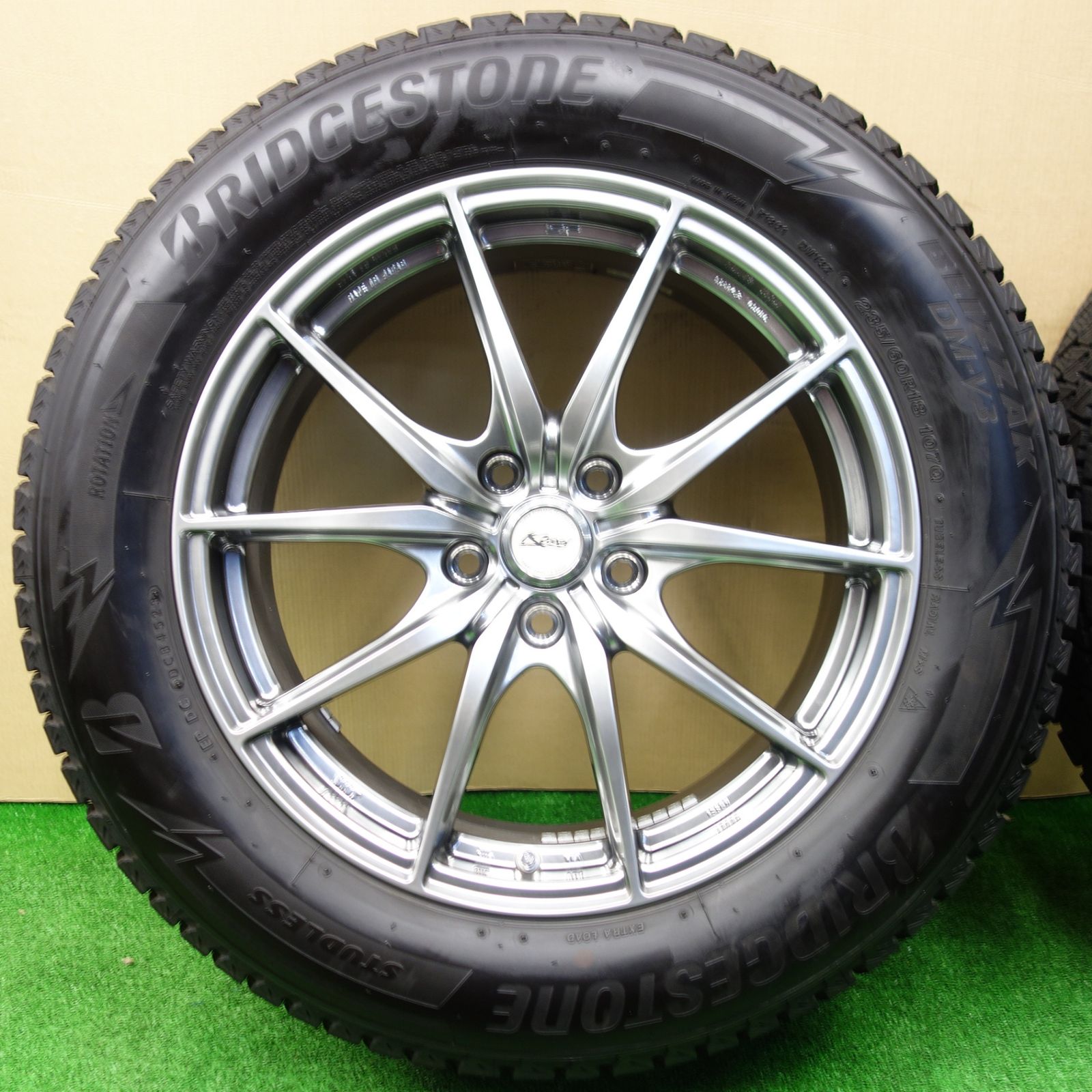 バリ溝！23年！キレイ！9.5分☆レクサス 等 LEGCERA NX5 235/60R18
